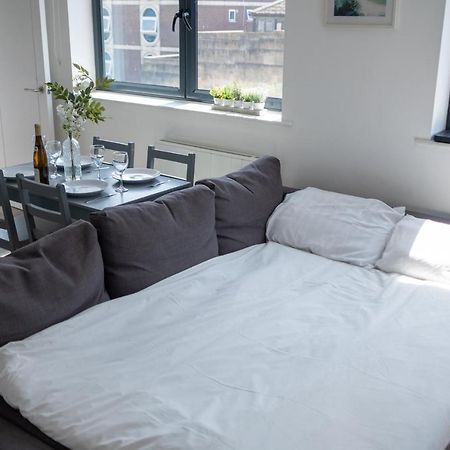 Modern One Bedroom Apartment In Town Centre & 4 Min To The Beach Bournemouth Dış mekan fotoğraf