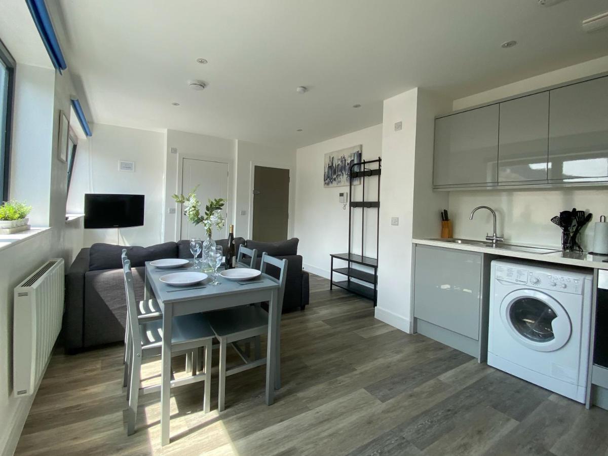 Modern One Bedroom Apartment In Town Centre & 4 Min To The Beach Bournemouth Dış mekan fotoğraf