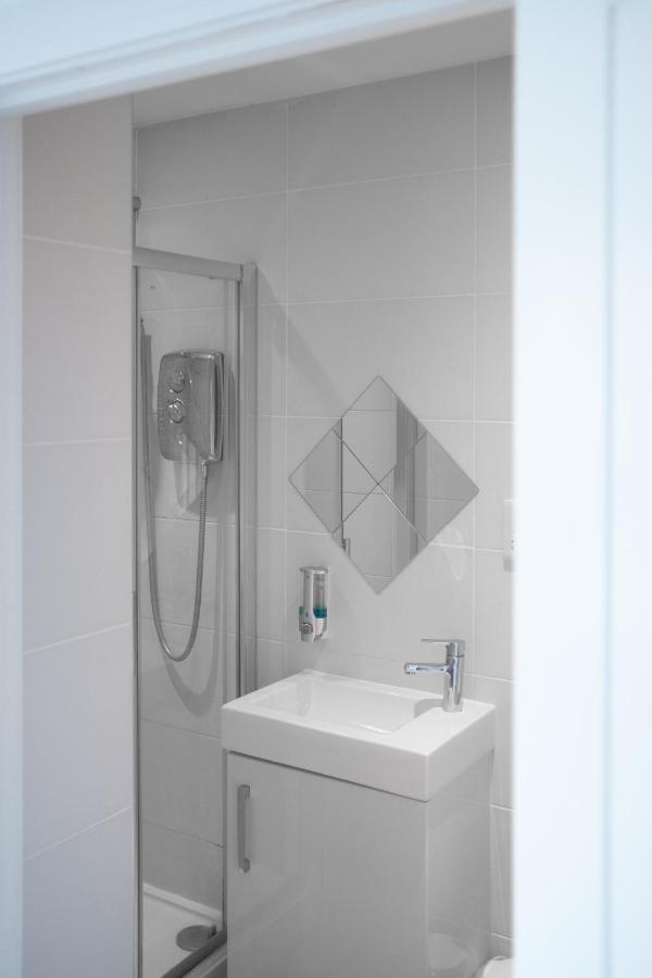 Modern One Bedroom Apartment In Town Centre & 4 Min To The Beach Bournemouth Dış mekan fotoğraf