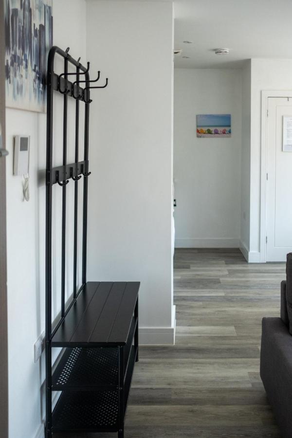 Modern One Bedroom Apartment In Town Centre & 4 Min To The Beach Bournemouth Dış mekan fotoğraf